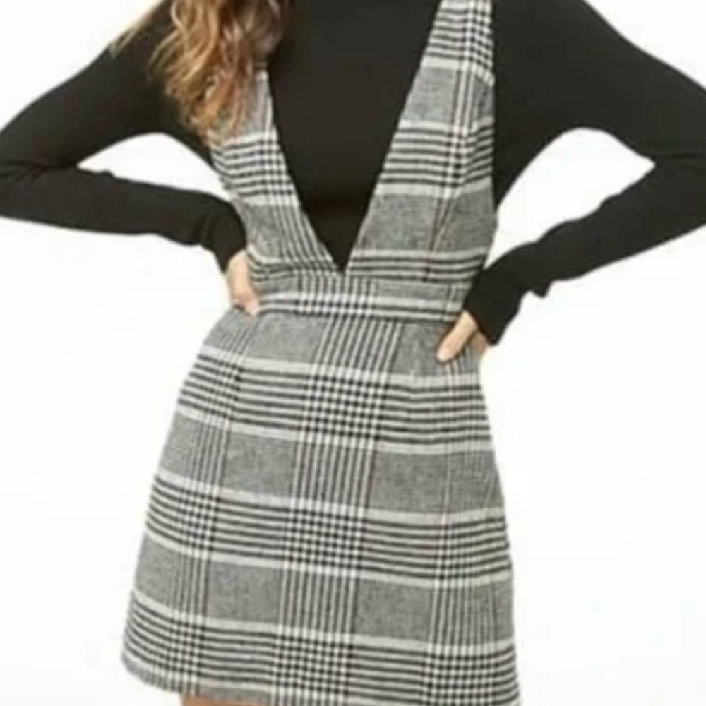Forever 21 Black and White Plaid V-Neck Longline Mini Dress Size 2X